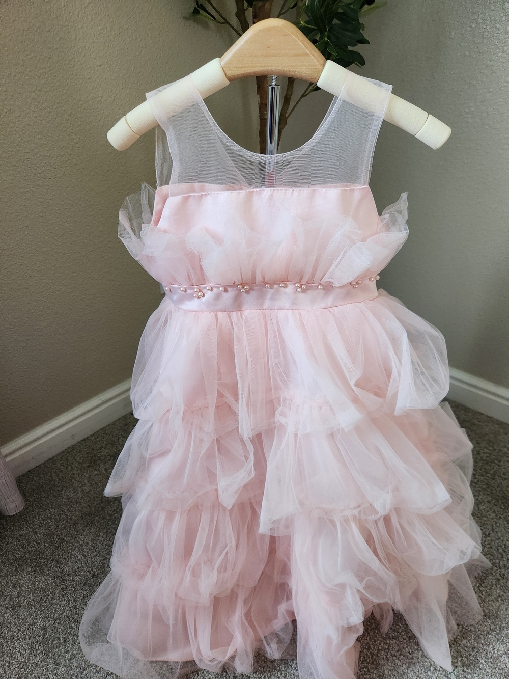 Sleeveless Pink Tulle Ruffle Dress with Pearl Waist for Girls